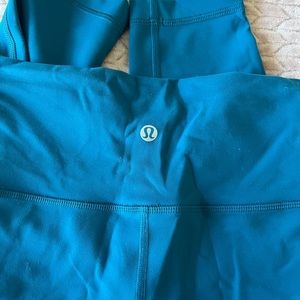 Wonder under train lululemom leggings